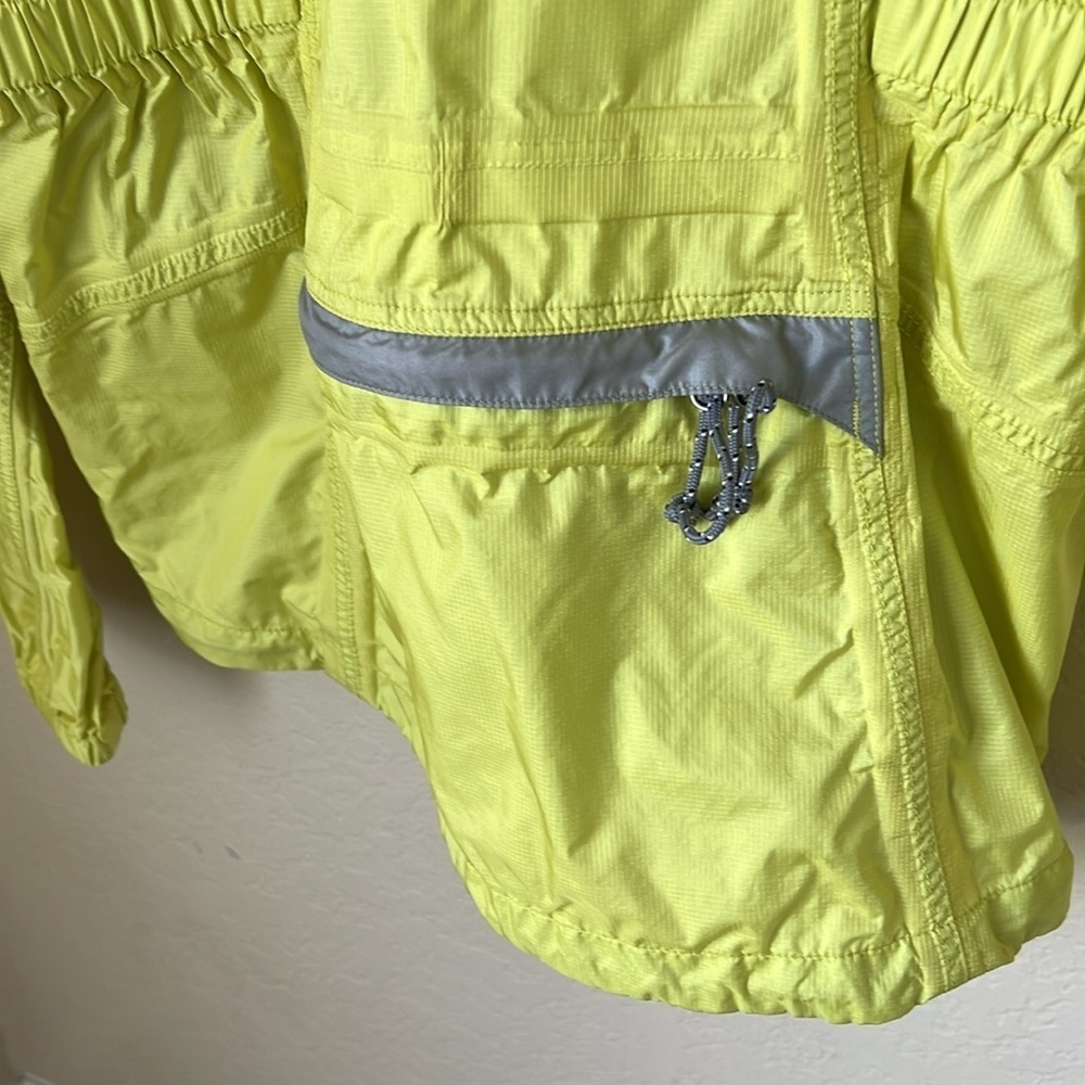 Patagonia neon yellow weatherproof jacket - Picture 11 of 12